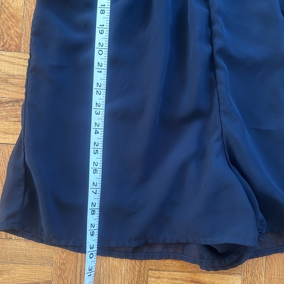 💕Abercrombie & Fitch Black Chiffon Long Sleeve Romper Shorts 4 EUC - Picture 11 of 13